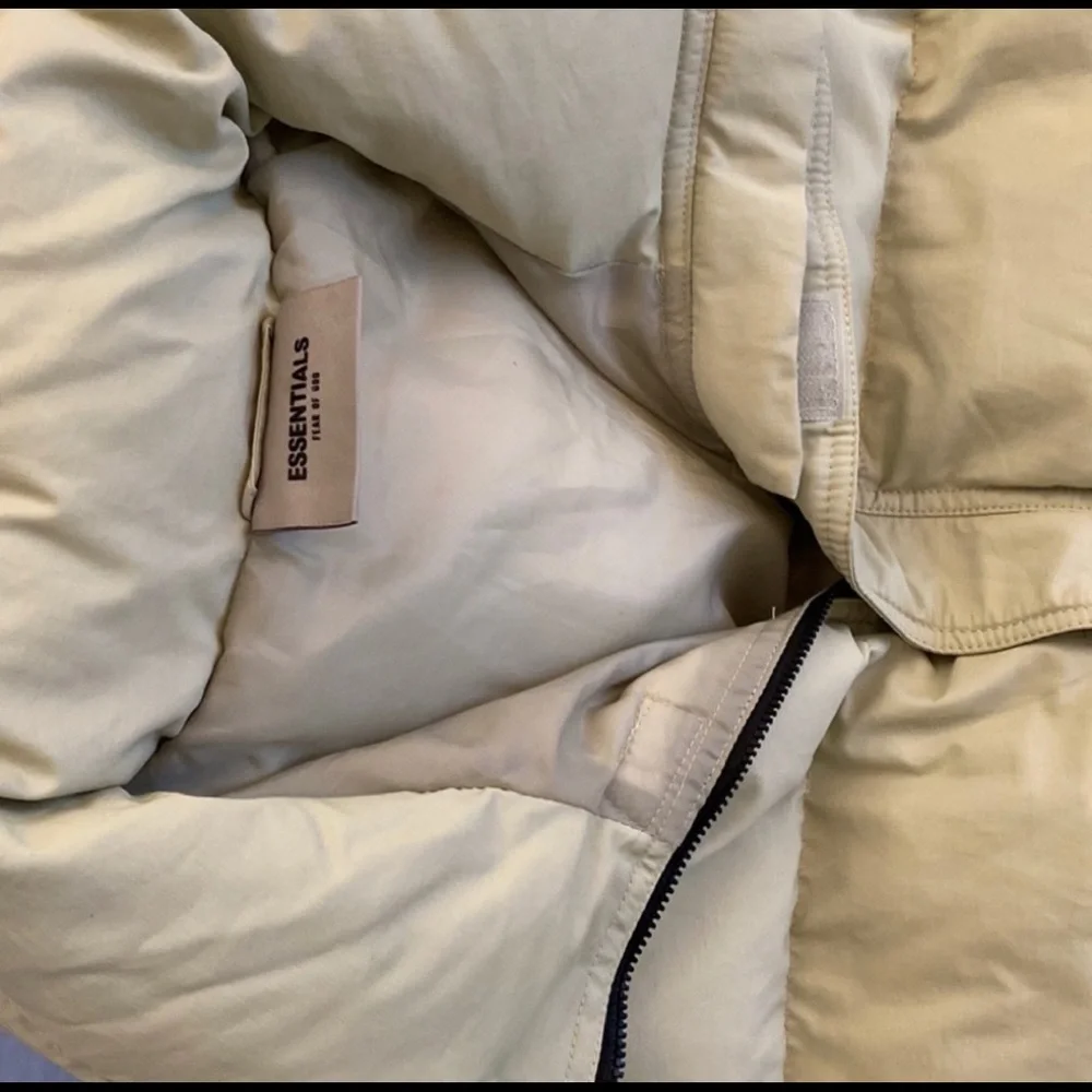 Essentials down jacket - Picture 2 of 4